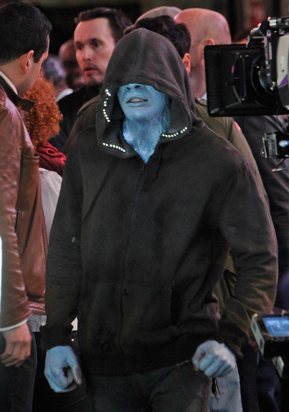 Only Click on This if You Want a Peek at Jamie Foxx's Electro Costume from 'The  Amazing Spider-Man 2'